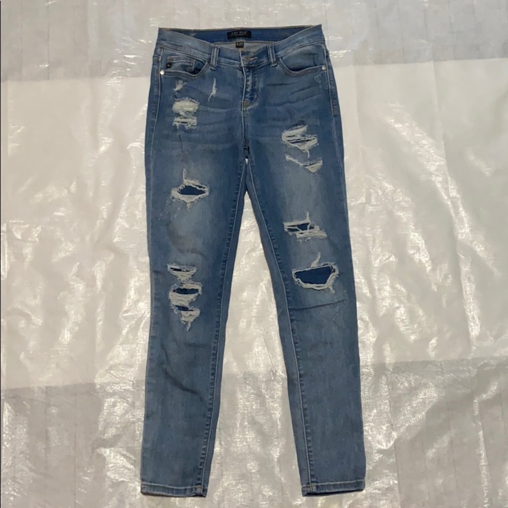 Judy Blue Distressed Patch Denim Blue Jeans💖
